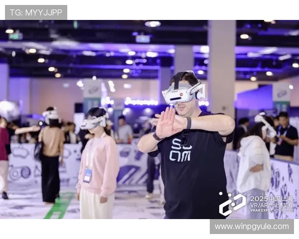 结合虚拟现实技术的真人社交平台，带来沉浸式互动体验，开启全新社交新时代